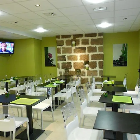 Le Quercy 3* סווילאק